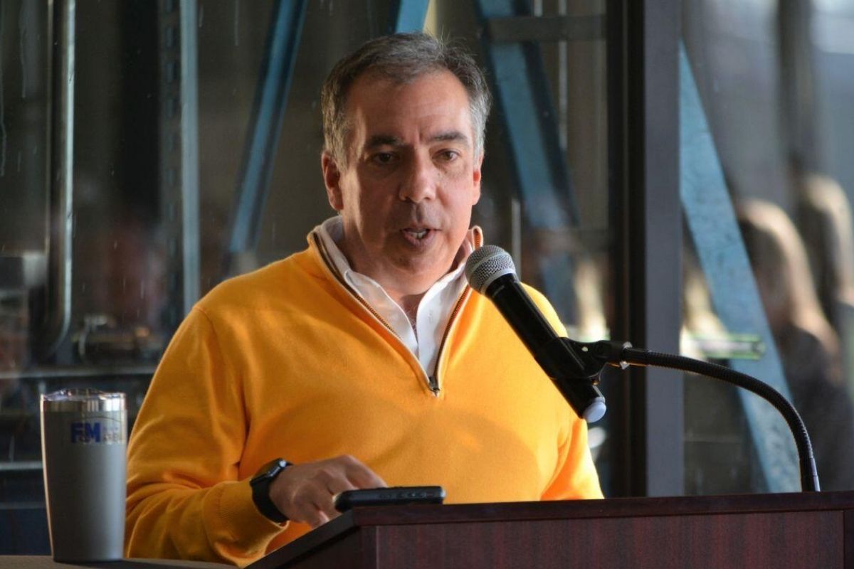 Image of Nashville Predators CEO Sean Henry speaking at an event.